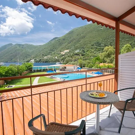 Hotel Menes