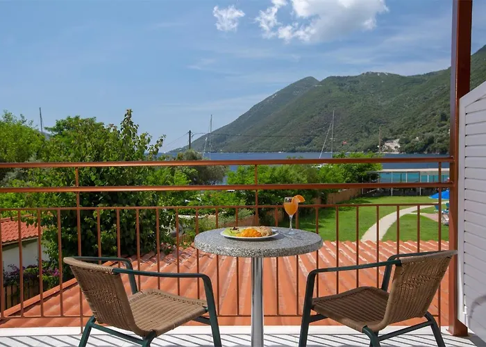 Menes Geni (Lefkada)