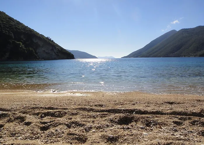 Menes Geni (Lefkada)